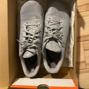 Nike Gray METCON size 9.5 Athletic Shoes with Breathable Mesh